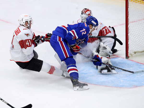 
        «Мы будем гнуть свою линию». Хартли, Семёнов и Буше после победы над СКА
      