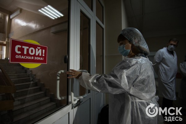 "Они спасают, когда человек не может дышать". В Омск поступили новые аппараты ИВЛ