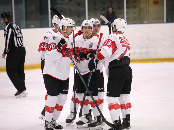 «Вся команда в конкуренции». Хартли, Чинахов и Хохлачёв о разгромной победе над «Динамо» во второй игре предсезонки
«Вся команда в конкуренции». Хартли, Чинахов и Хохлачёв о разгромной победе над «Динамо» во второй игре предсезонки