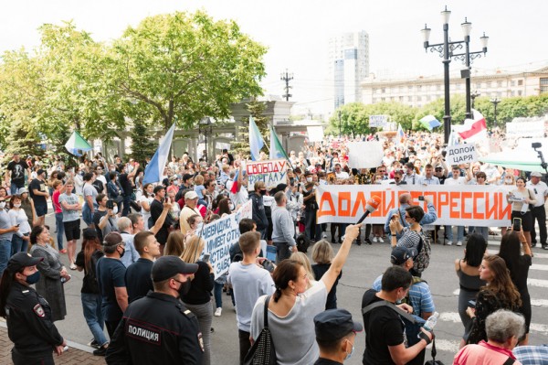 «Крепкий орех»: хабаровчане высказали мнение о Дегтярёве