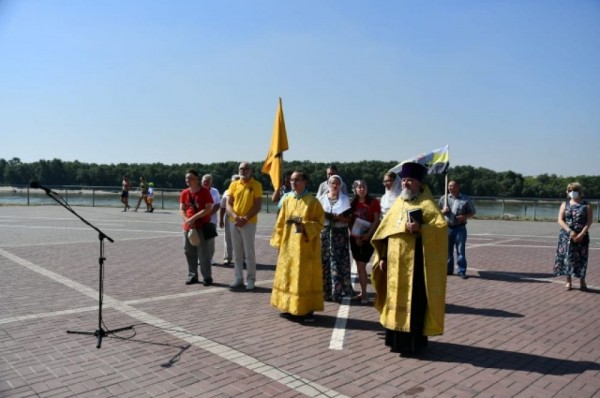 Двуглавый орёл. Как был установлен обелиск в День города в Омске