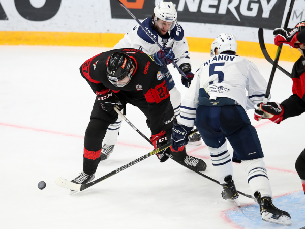 
        «Мы посмотрели, чего стоит каждый». Хартли, Грицюк и Мизюрин о победе над «Динамо»
      