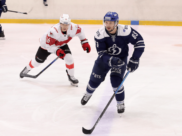 «Вся команда в конкуренции». Хартли, Чинахов и Хохлачёв о разгромной победе над «Динамо» во второй игре предсезонки
«Вся команда в конкуренции». Хартли, Чинахов и Хохлачёв о разгромной победе над «Динамо» во второй игре предсезонки