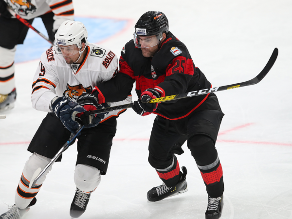 
        Четвёртая победа на предсезонке! Как «Авангард» оказался сильнее «Амура»
      