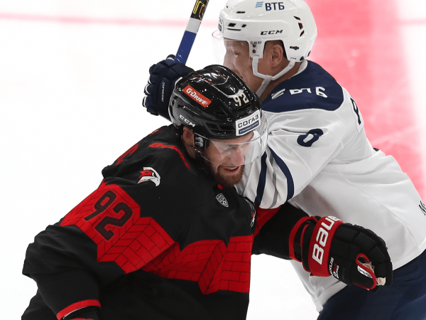 
        Хоккей вернулся! Как «Авангард» выиграл первый предсезонный матч у «Динамо»
      