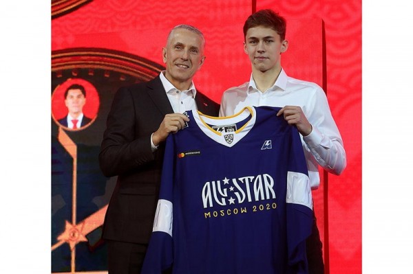 В «Авангарде» растёт молодая звезда? Егор Чинахов – главный герой омской предсезонки
В «Авангарде» растёт молодая звезда? Егор Чинахов – главный герой омской предсезонки