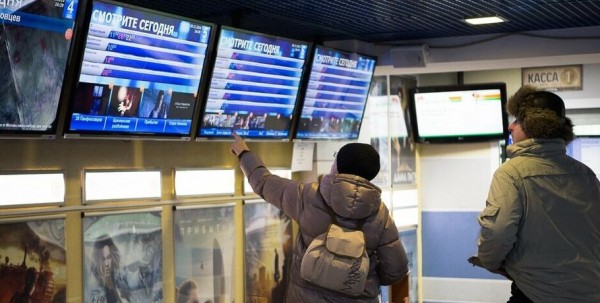 В омских кинотеатрах будут чаще мыть полы и рассаживать зрителей в шахматном порядке