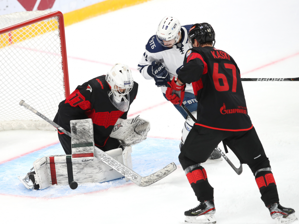 
        Хоккей вернулся! Как «Авангард» выиграл первый предсезонный матч у «Динамо»
      