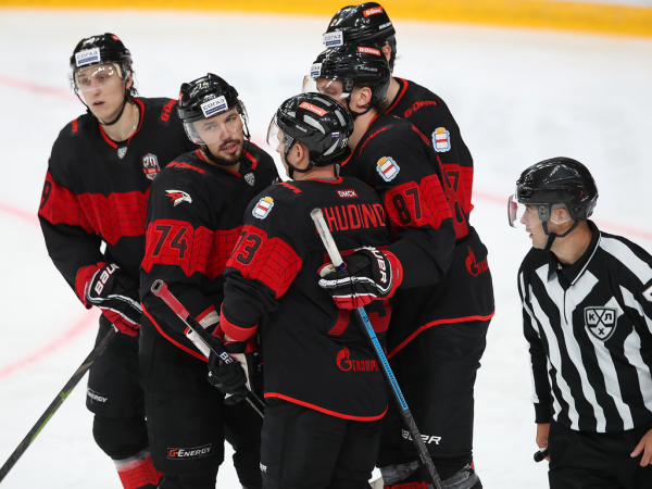 
        Хоккей вернулся! Как «Авангард» выиграл первый предсезонный матч у «Динамо»
      