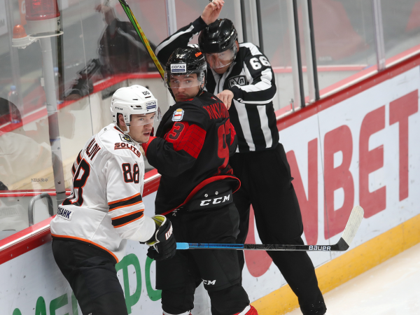 
        Четвёртая победа на предсезонке! Как «Авангард» оказался сильнее «Амура»
      