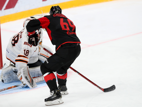 
        «Авангард» - «Амур» 2:1. Товарищеский матч (ВИДЕО)
      
