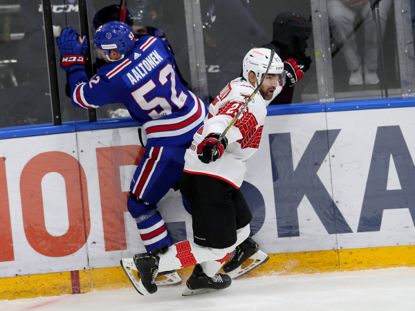 
        «Мы будем гнуть свою линию». Хартли, Семёнов и Буше после победы над СКА
      