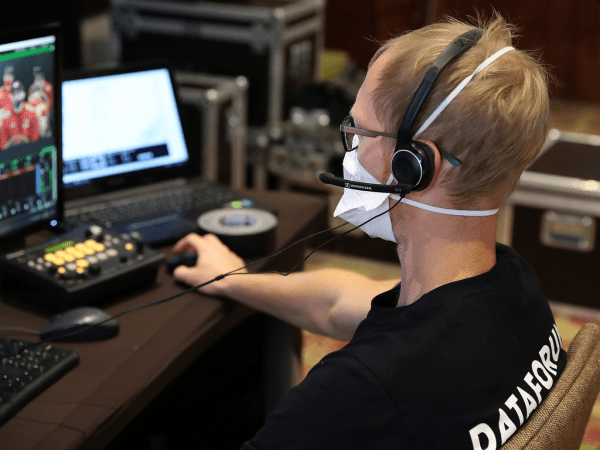 
        Третий мастер-класс программы «Игровой интеллект»: как хоккеистам общаться с прессой (ФОТО+ВИДЕО)
      