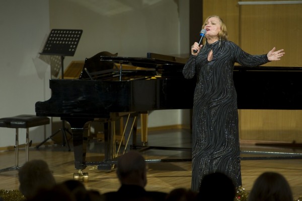 Алла Енина: "В современном мире жить проще, а это губит инициативу" Алла Енина: "В современном мире жить проще, а это губит инициативу"