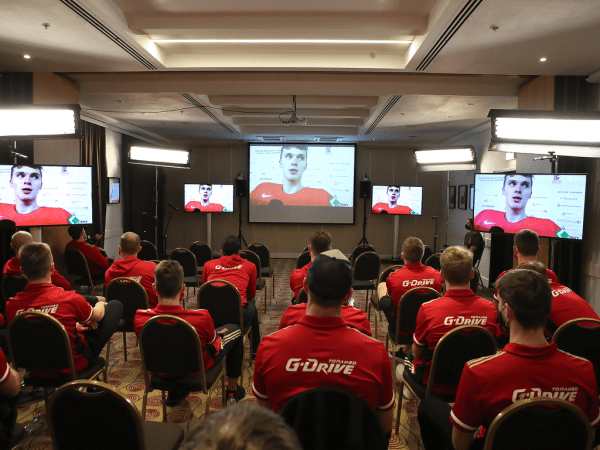 
        Третий мастер-класс программы «Игровой интеллект»: как хоккеистам общаться с прессой (ФОТО+ВИДЕО)
      