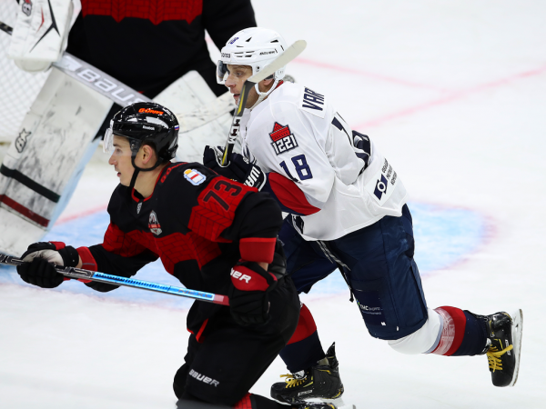 Камбэк в первой игре на турнире в Петербурге! Как «Авангард» победил «Торпедо»
Камбэк в первой игре на турнире в Петербурге! Как «Авангард» победил «Торпедо»