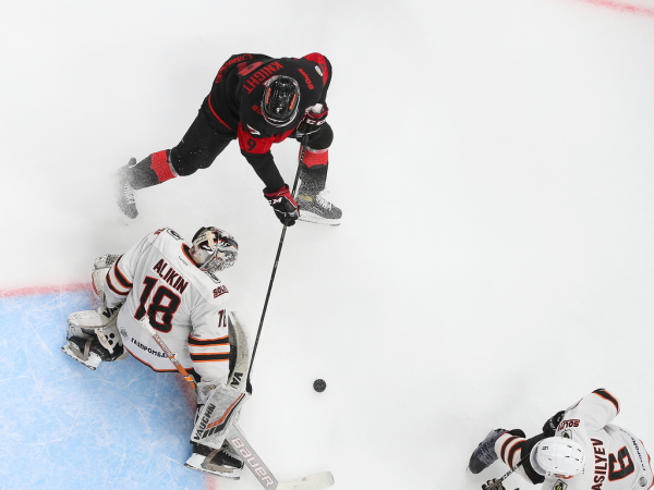 
        Четвёртая победа на предсезонке! Как «Авангард» оказался сильнее «Амура»
      