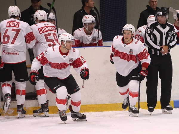 
        Полный разгром в Новогорске! Как «Авангард» одержал победу над «Динамо»
      