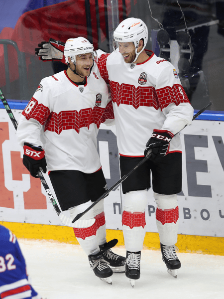 
        Выиграли у СКА и стали победителями турнира в Петербурге! Как «Авангард» завершил предсезонку
      