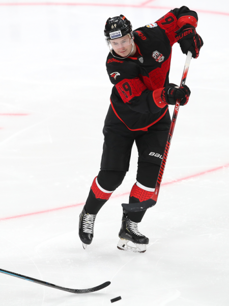 
        Четвёртая победа на предсезонке! Как «Авангард» оказался сильнее «Амура»
      