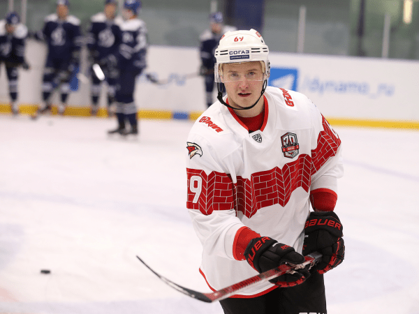 «Вся команда в конкуренции». Хартли, Чинахов и Хохлачёв о разгромной победе над «Динамо» во второй игре предсезонки
«Вся команда в конкуренции». Хартли, Чинахов и Хохлачёв о разгромной победе над «Динамо» во второй игре предсезонки