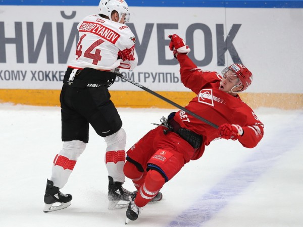 Д. Шарипзянов: никаких проблем в переезде из Москвы в Омск через пару сезонов не вижу
Д. Шарипзянов: никаких проблем в переезде из Москвы в Омск через пару сезонов не вижу