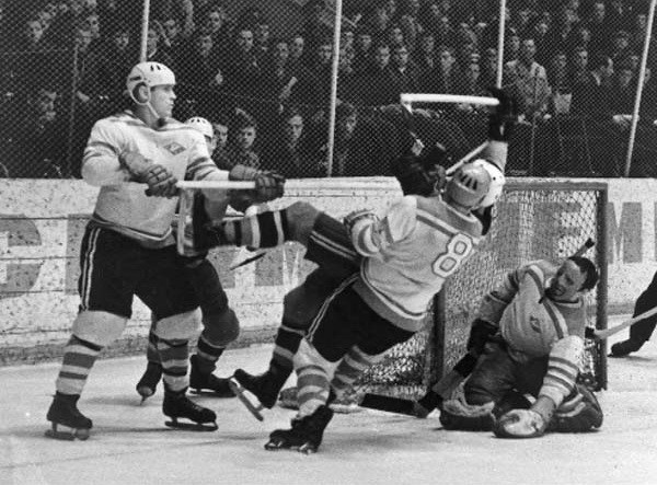 
        Виктор Блинов: одиночество в лучах славы
      