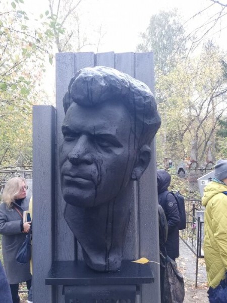 В Омске восстановили захоронение известного поэта