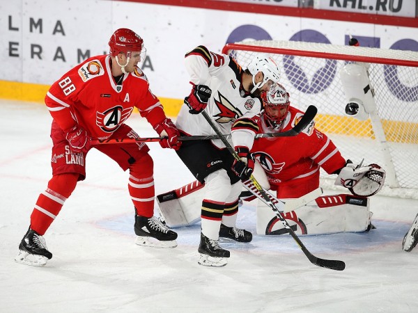 "Авангард" уступил "Автомобилисту" в противостоянии лидеров Восточной конференции. "Авангард" уступил "Автомобилисту" в противостоянии лидеров Восточной конференции.