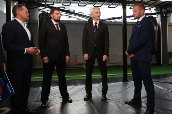 В Омске обсудили развитие школы Шлеменко