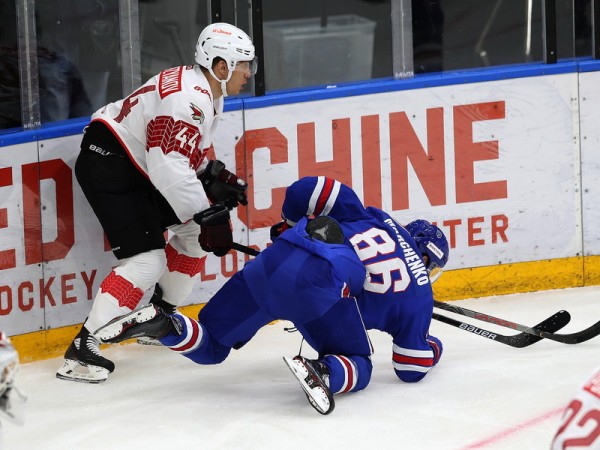 Д. Шарипзянов: никаких проблем в переезде из Москвы в Омск через пару сезонов не вижу
Д. Шарипзянов: никаких проблем в переезде из Москвы в Омск через пару сезонов не вижу