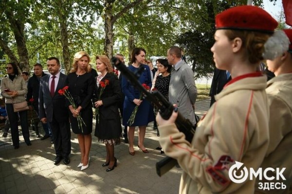 В Омске открыли мемориальную доску отцу президента Казахстана