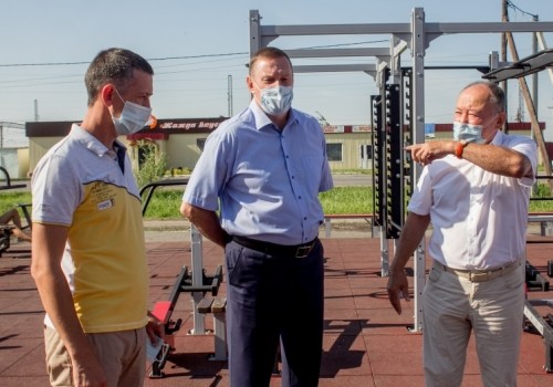 Министр Крикорьянц, оказывается, уже почти месяц болеет коронавирусом