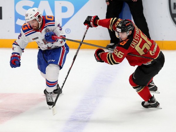 
        Зарипов и Дацюк играют, как в лучшие годы, а Яшкин забивает головой. Обзор недели КХЛ
      