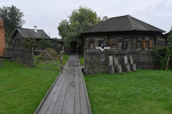 Александр Бурков посетил музей-заповедник «Старина Сибирская»