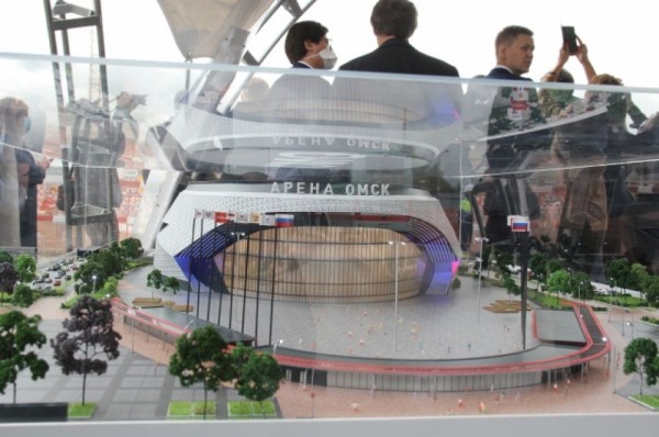 Закладка капсулы с именными шайбами на площадке строительства «Арены Омск»