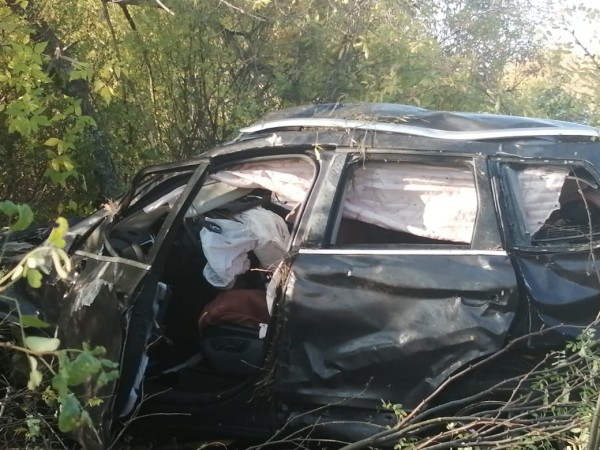 Под Омском кроссовер вылетел в кювет, три человека погибли Под Омском кроссовер вылетел в кювет, три человека погибли