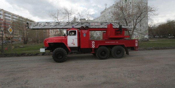 Сотрудники МЧС спасли трёх человек из горящего дома