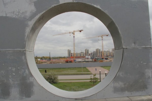 Закладка капсулы с именными шайбами на площадке строительства «Арены Омск»