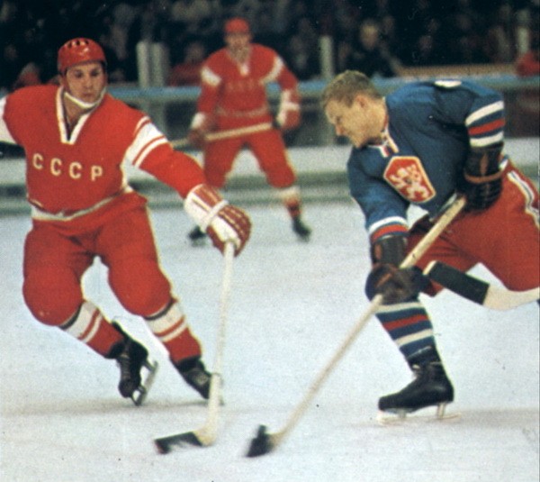 
        Виктор Блинов: одиночество в лучах славы
      