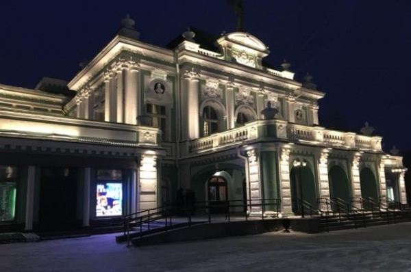 Омичам рассказали, как будут работать театры с 18 сентября