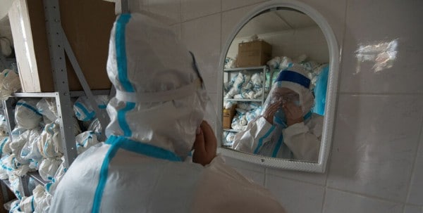 Минздрав прокомментировал обращение омских санитарок к президенту