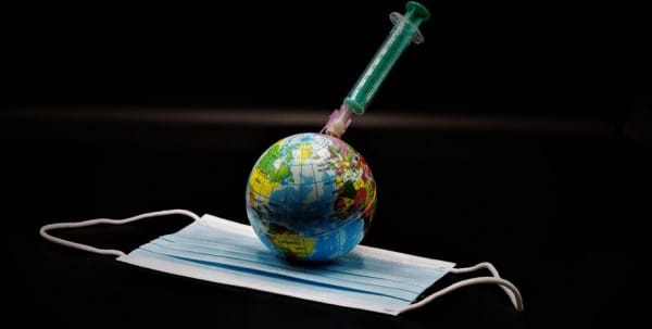 Массовая вакцинация омичей против коронавируса начнётся в ближайшие два месяца