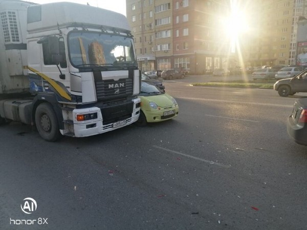 Пять автомобилей столкнулись на улице Омска