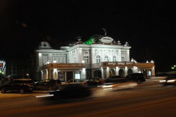 Омский драмтеатр закрывается для зрителей из-за коронавируса