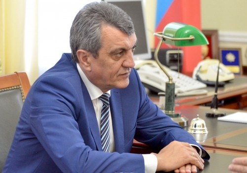 За отравление Навального неожиданно решили наказать полпреда Меняйло