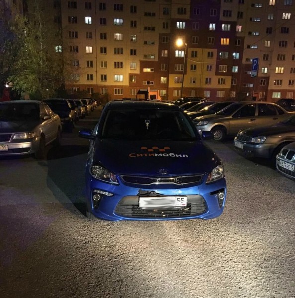 Молодой таксист сбил ребёнка во дворе омской многоэтажи