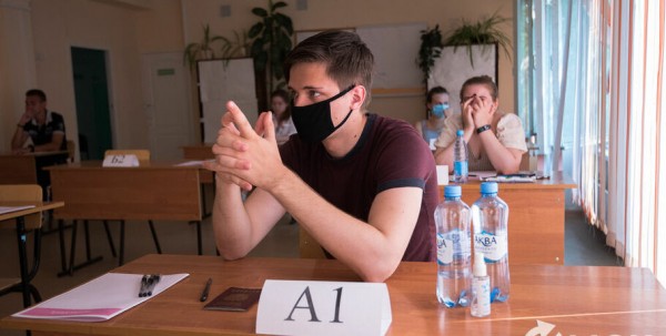 В тринадцати школах Омска действует карантин по коронавирусу