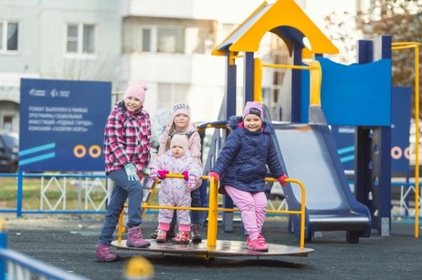 Омский НПЗ развивает городскую инфраструктуру для детей Омский НПЗ развивает городскую инфраструктуру для детей