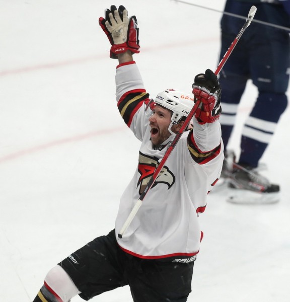 Сергей Толчинский: «Хартли поощряет игру без глупых потерь. Но «бей-беги» — не его стиль»